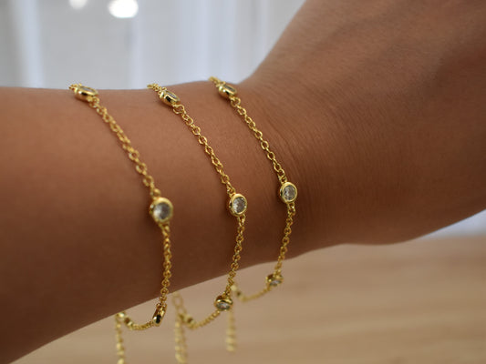 Making Waves in Style: The Modern Magic of Water-Safe Gold Jewelry